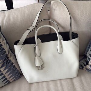 Dior Elegant White Leather Tote Bag with crossbody strap